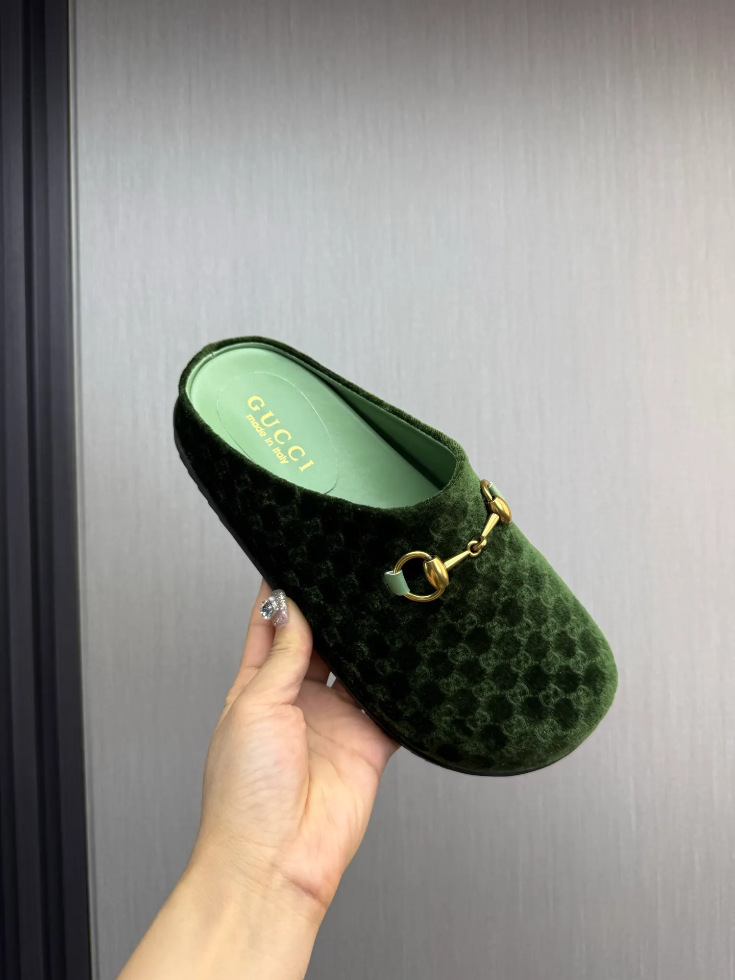 Men's men's shoes💰Pili 420💰Maoli 460💰 ＧＵＣＣＩGucci. Popular couple slippers hot sale🩷💚 🩴Official website one to one production 35-45 size 45 46 🉑️Customized!